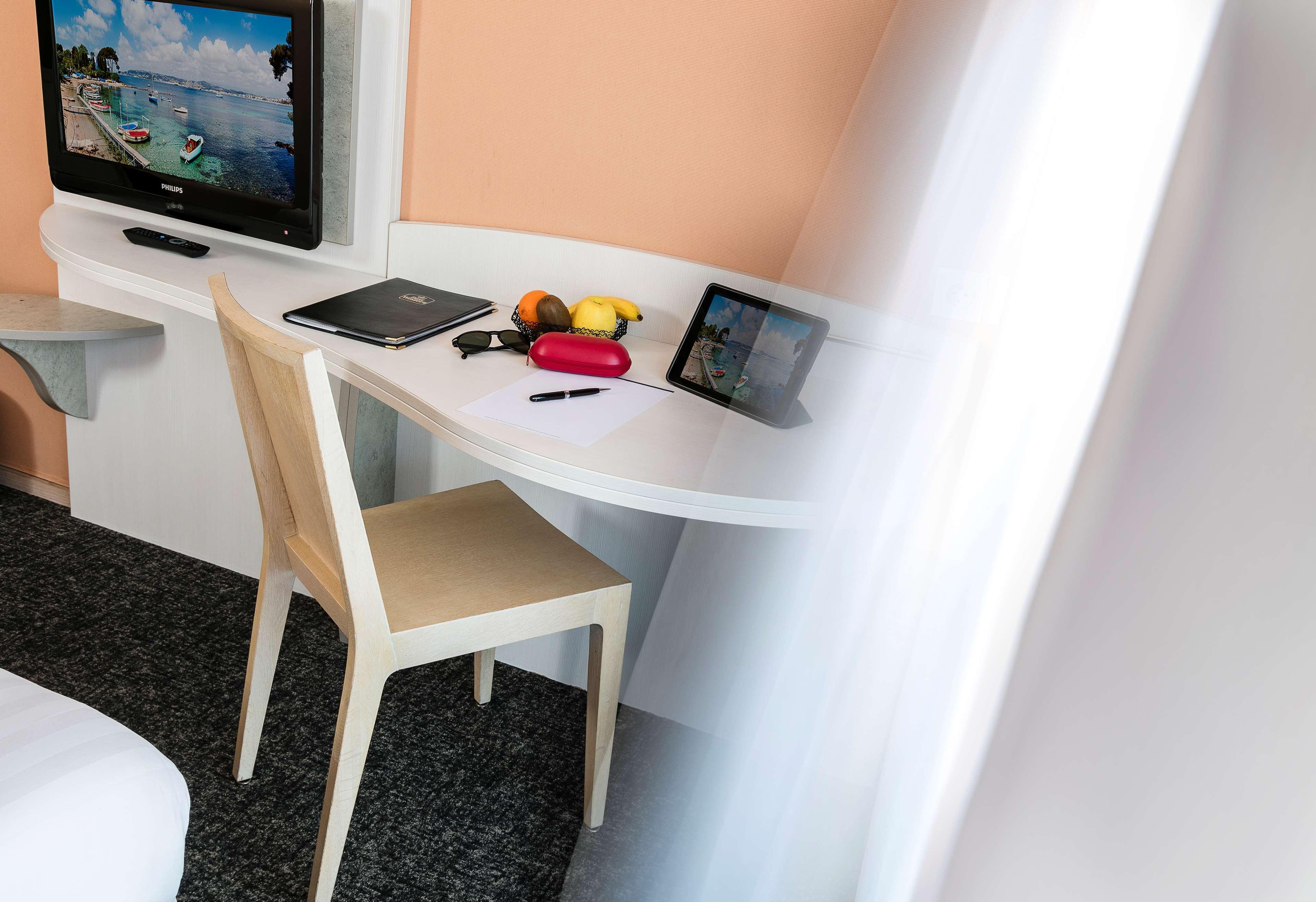 Hotel Western Astoria 3*